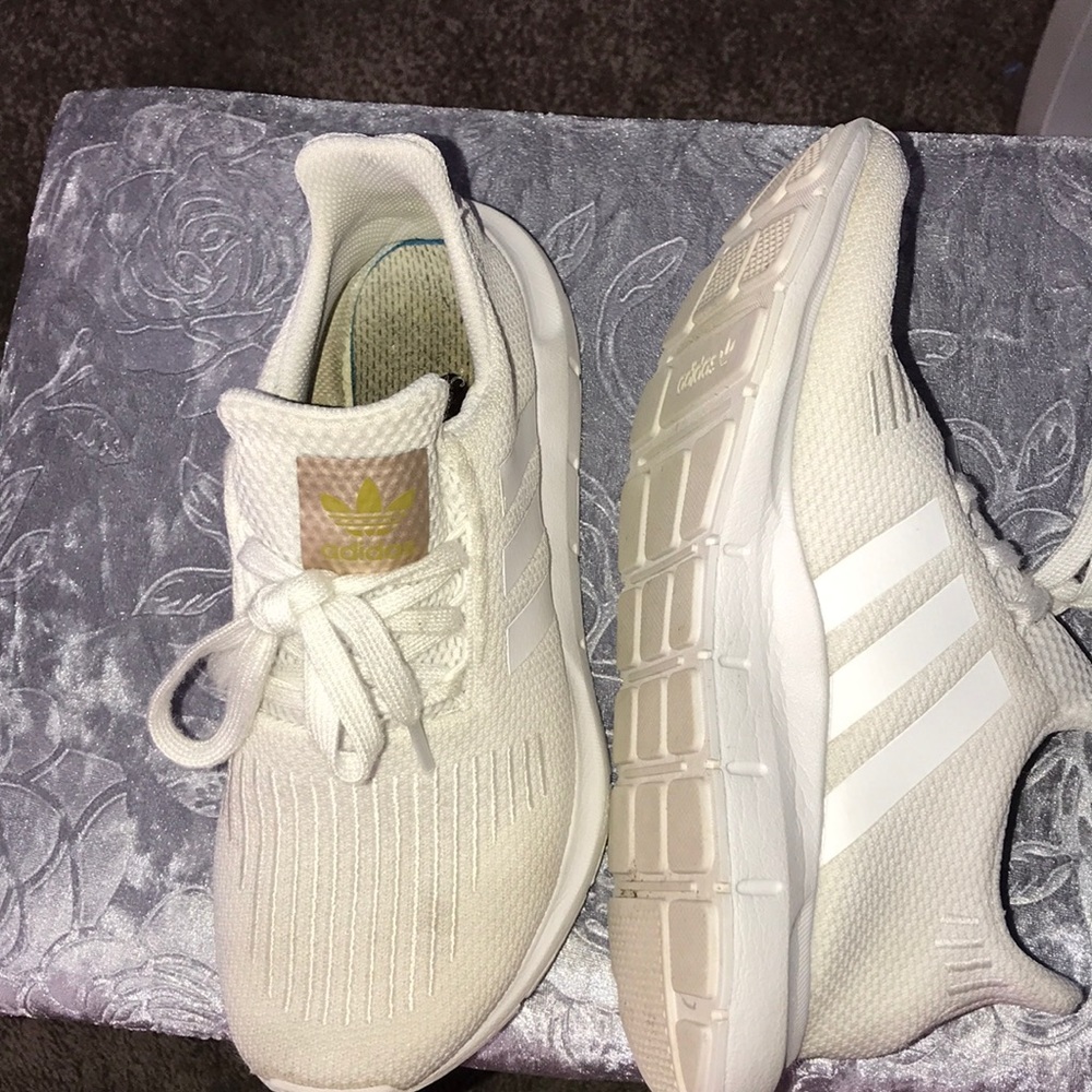 adidas swift run shoes